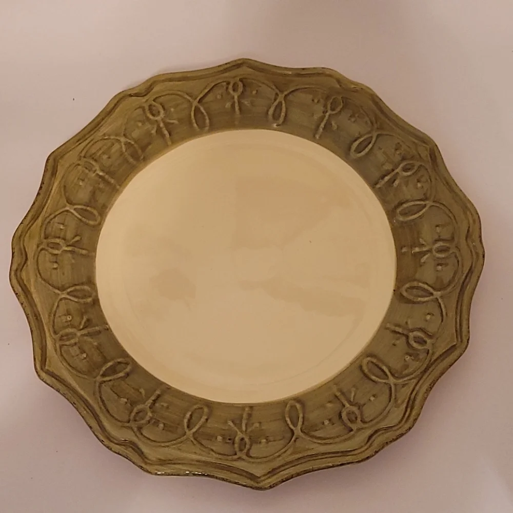 Pier 1 Gemma Baroque Plate